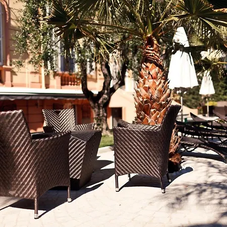 Golden Tulip De Paris Hotel Cannes