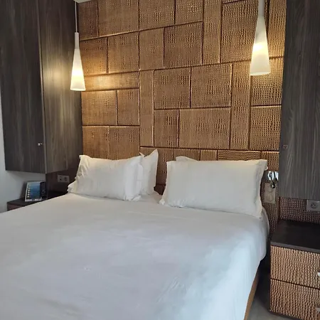 Golden Tulip De Paris Hotel