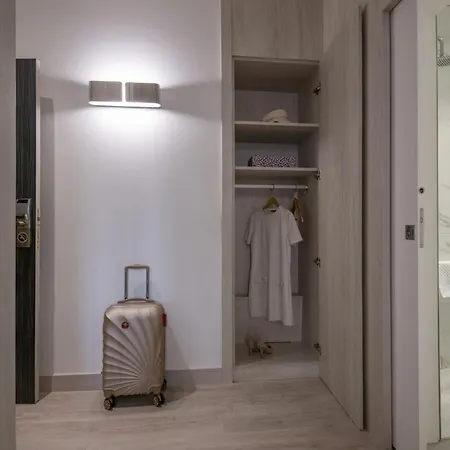 Golden Tulip De Paris 4*