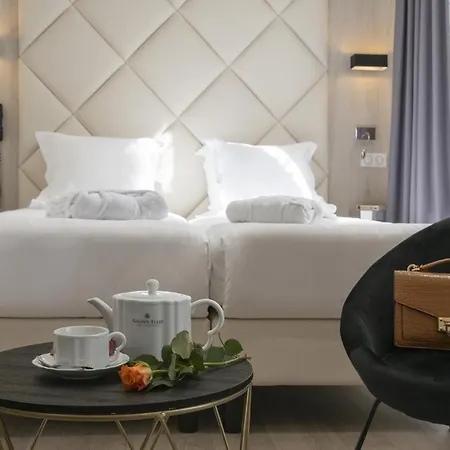 Golden Tulip De Paris