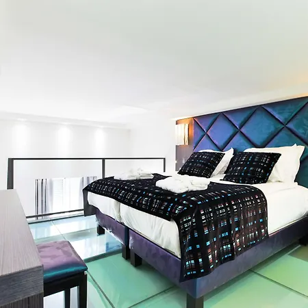 فندق Golden Tulip De Paris 4*
