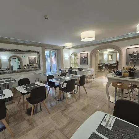 فندق Golden Tulip De Paris