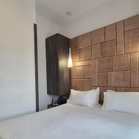 Golden Tulip De Paris 4*